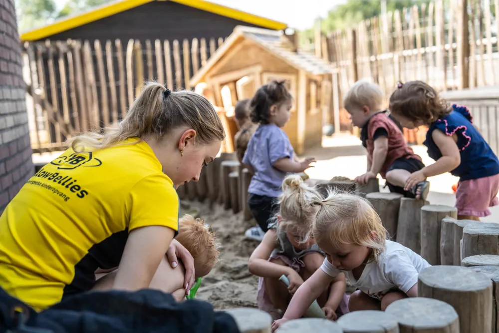 YellowBellies buitenspeels kinderdagverblijf Oudewater kinderopvang zandbak