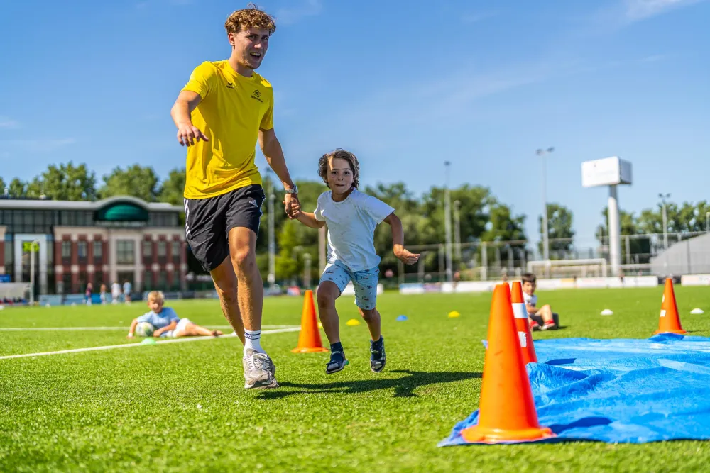 YellowBellies buitenspeelse kinderopvang BSO Reeuwijk buitenschoolse opvang Reeuwijk sport BSO gezonde BSO Reeuwijk