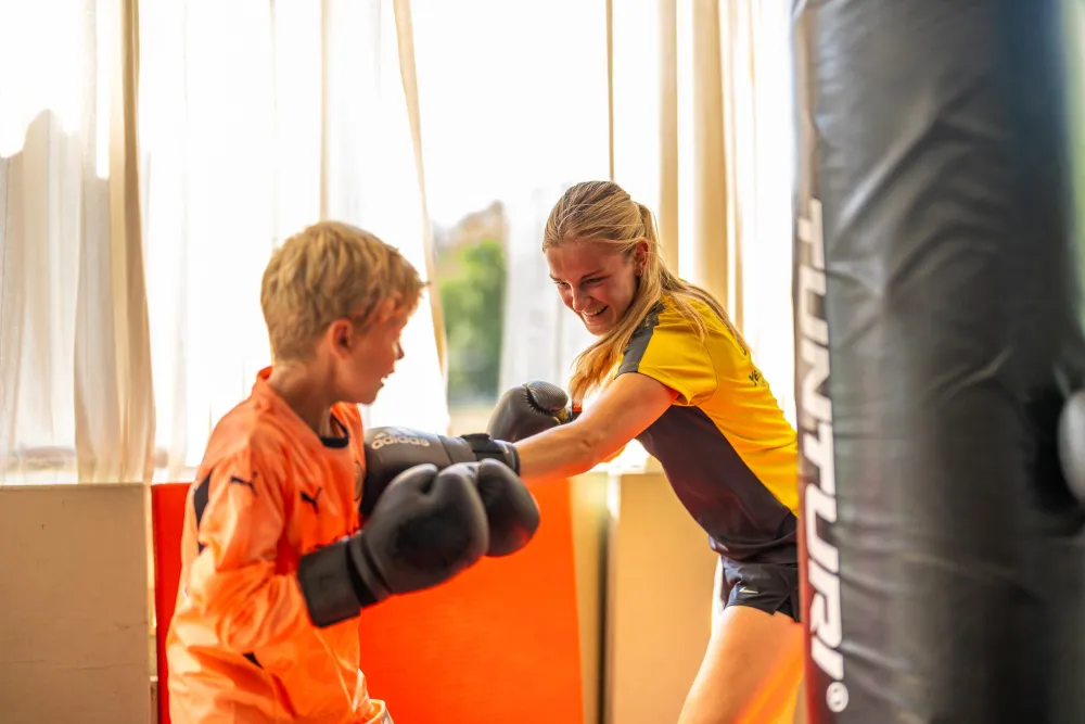 YellowBellies buitenspeelse kinderopvang BSO Woerden buitenschoolse opvang Woerden naschoolse opvang Woerden sport BSO gezonde BSO Woerden