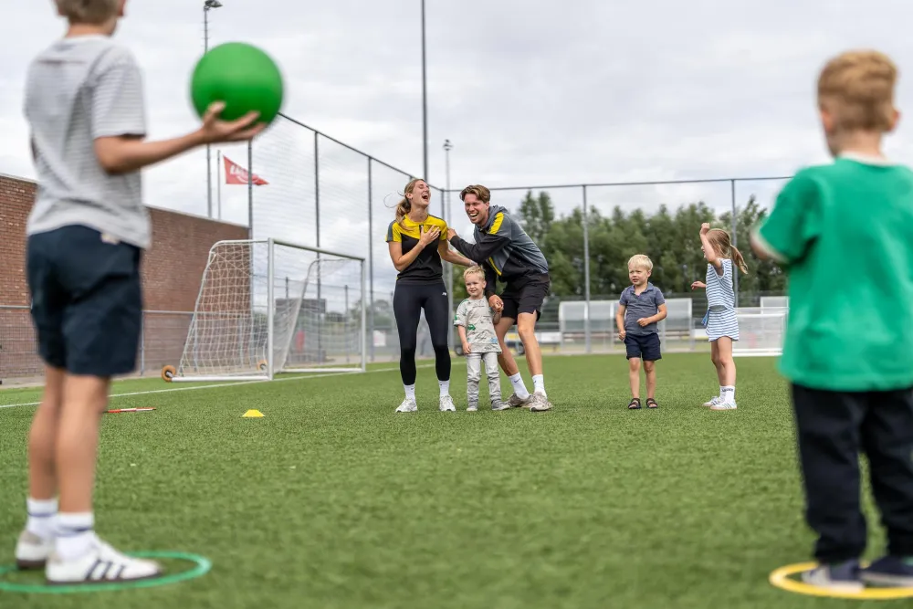 YellowBellies buitenspeelse kinderopvang BSO Linschoten buitenschoolse opvang Linschoten gezonde BSO sport BSO