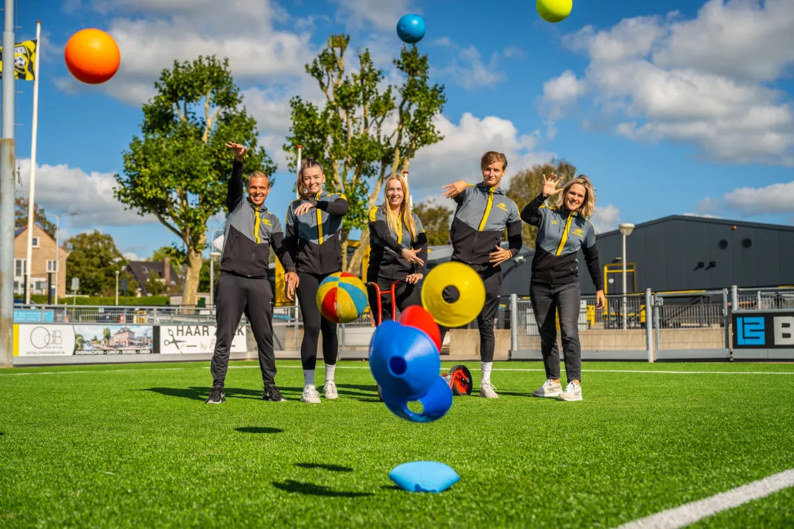 YellowBellies buitenspeelse kinderopvang BSO Haastrecht teamfoto