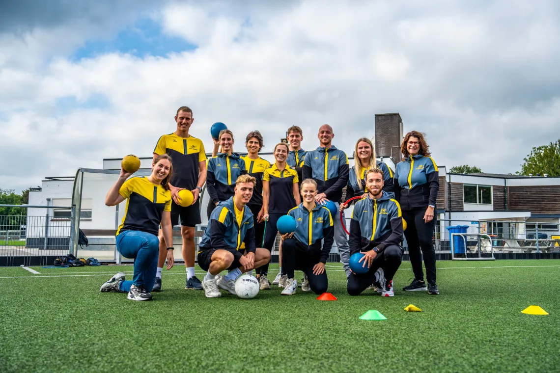 YellowBellies buitenspeelse kinderopvang BSO Woerden teamfoto