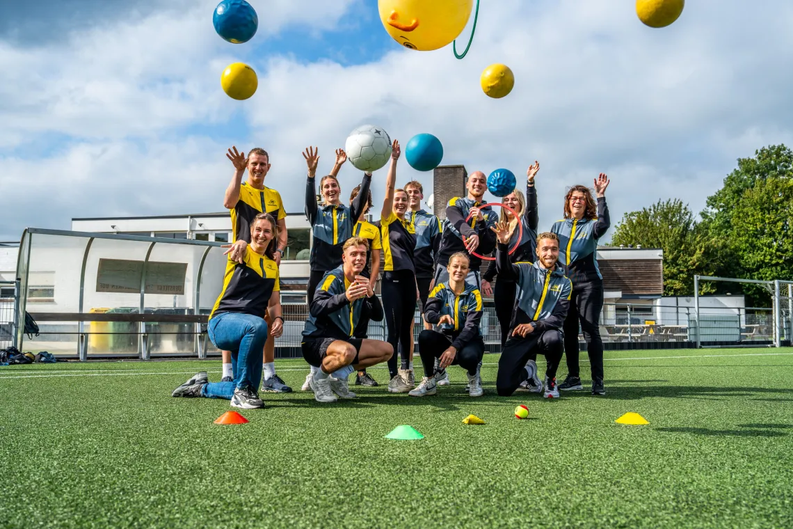 YellowBellies buitenspeelse kinderopvang BSO Woerden teamfoto