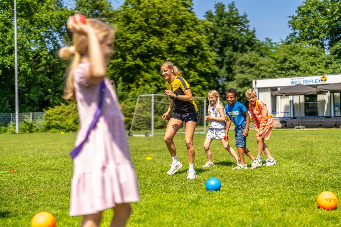YellowBellies buitenspeelse kinderopvang BSO Woerden buitenschoolse opvang Woerden naschoolse opvang Woerden sport BSO gezonde BSO Woerden