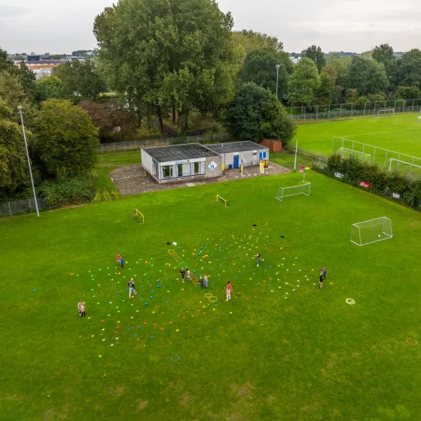 YellowBellies buitenspeelse kinderopvang BSO Woerden West locatie pand