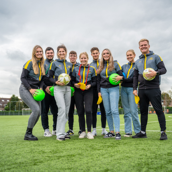YellowBellies buitenspeelse kinderopvang BSO Montfoort teamfoto